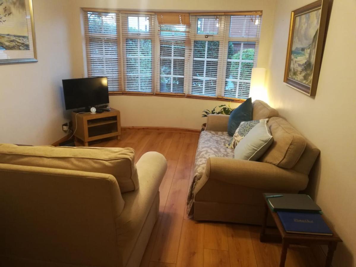 Cosy Apartment Holywood  Exterior photo